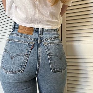Vintage Levi’s 512 high waisted jeans